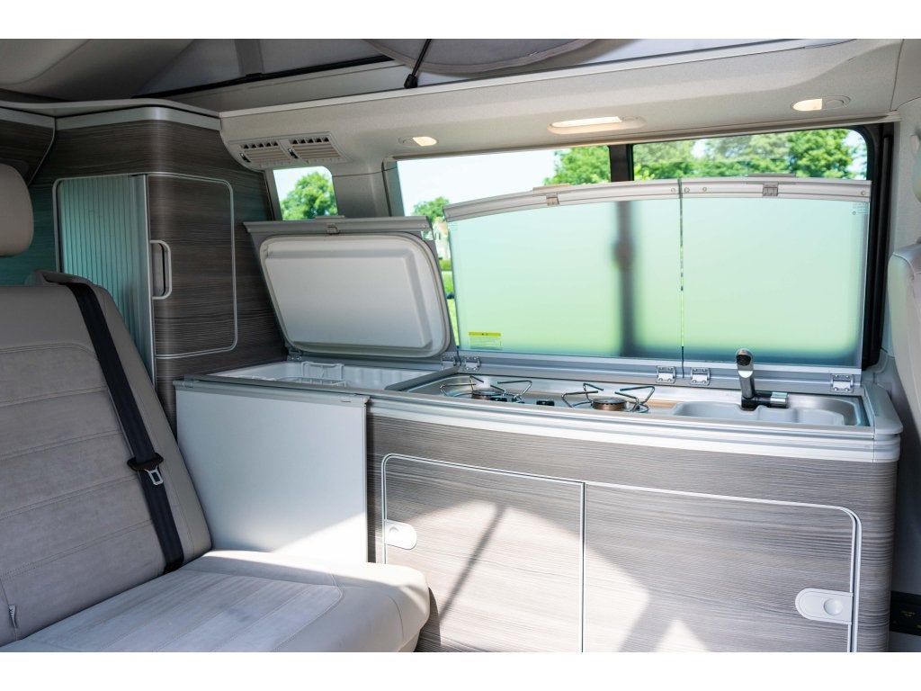 Volkswagen California Ocean 204PK DSG 2018 4MOTION, Caravans en Kamperen, Campers, Automaat, Buscamper of Camperbus, Koelkast