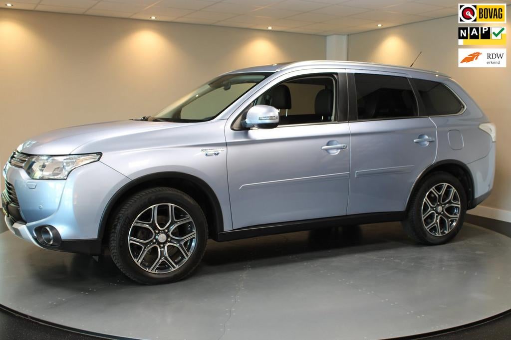 Mitsubishi Outlander 2.0 PHEV Executive Edition *Pano* Trekh, Auto's, Mitsubishi, Bedrijf, Te koop, Outlander, 4x4, ABS, Achteruitrijcamera