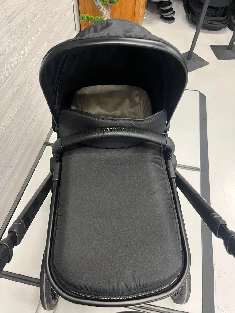 Evy Kinderwagen Zwart, Ophalen of Verzenden, Zo goed als nieuw, Zonnekap