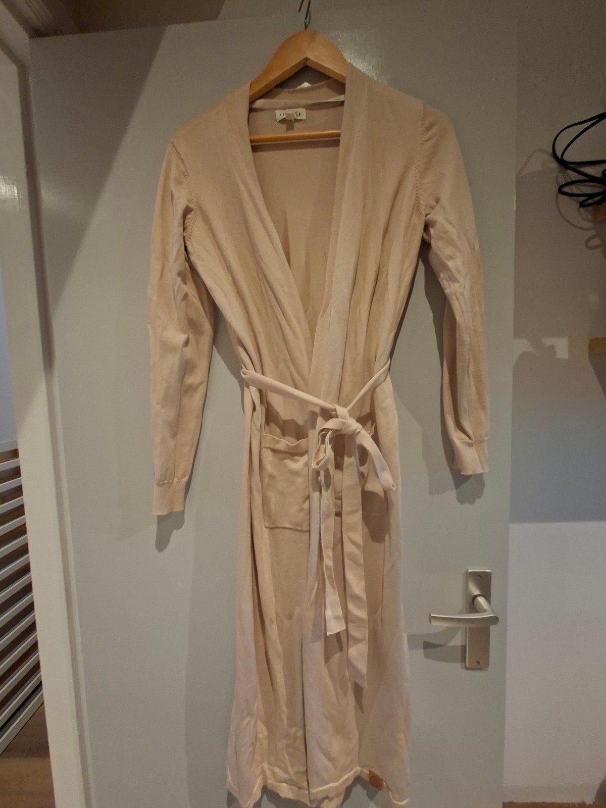 ZUSSS lang vest  in maat XS, Kleding | Dames, Truien en Vesten, Verzenden, Beige, Zo goed als nieuw, ZUSSS