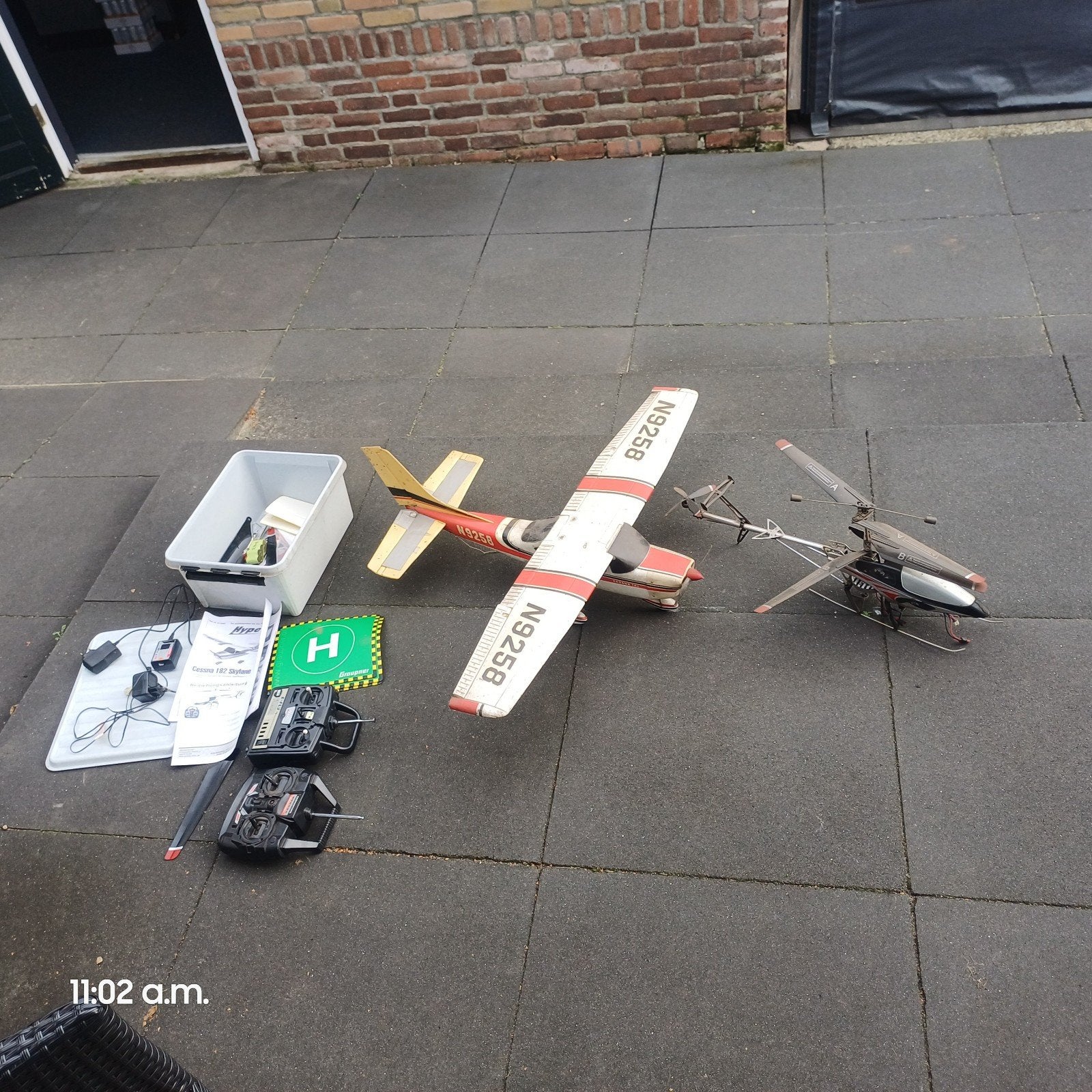 RC vliegtuig en heli met zenders en onderdelen, Ophalen, Gebruikt, Elektro