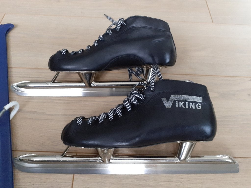 Hoge geslepen Viking schaatsen maat 39 zgan met beschermers, Viking, Ophalen of Verzenden, Zo goed als nieuw, Noren