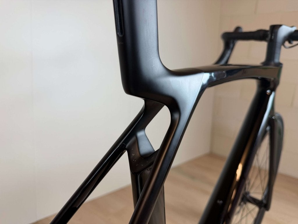 Trek Madone SL6 Gen 8 - Shimano 105 Di2 - Maat M/L, 28 inch, Carbon, Info@velostudio.nl, Heren
