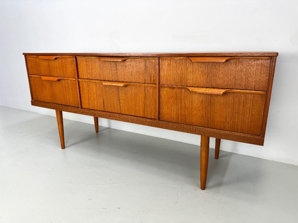 Vintage dressoir Austinsuite., Ophalen of Verzenden, Zo goed als nieuw, 25 tot 50 cm, 150 tot 200 cm
