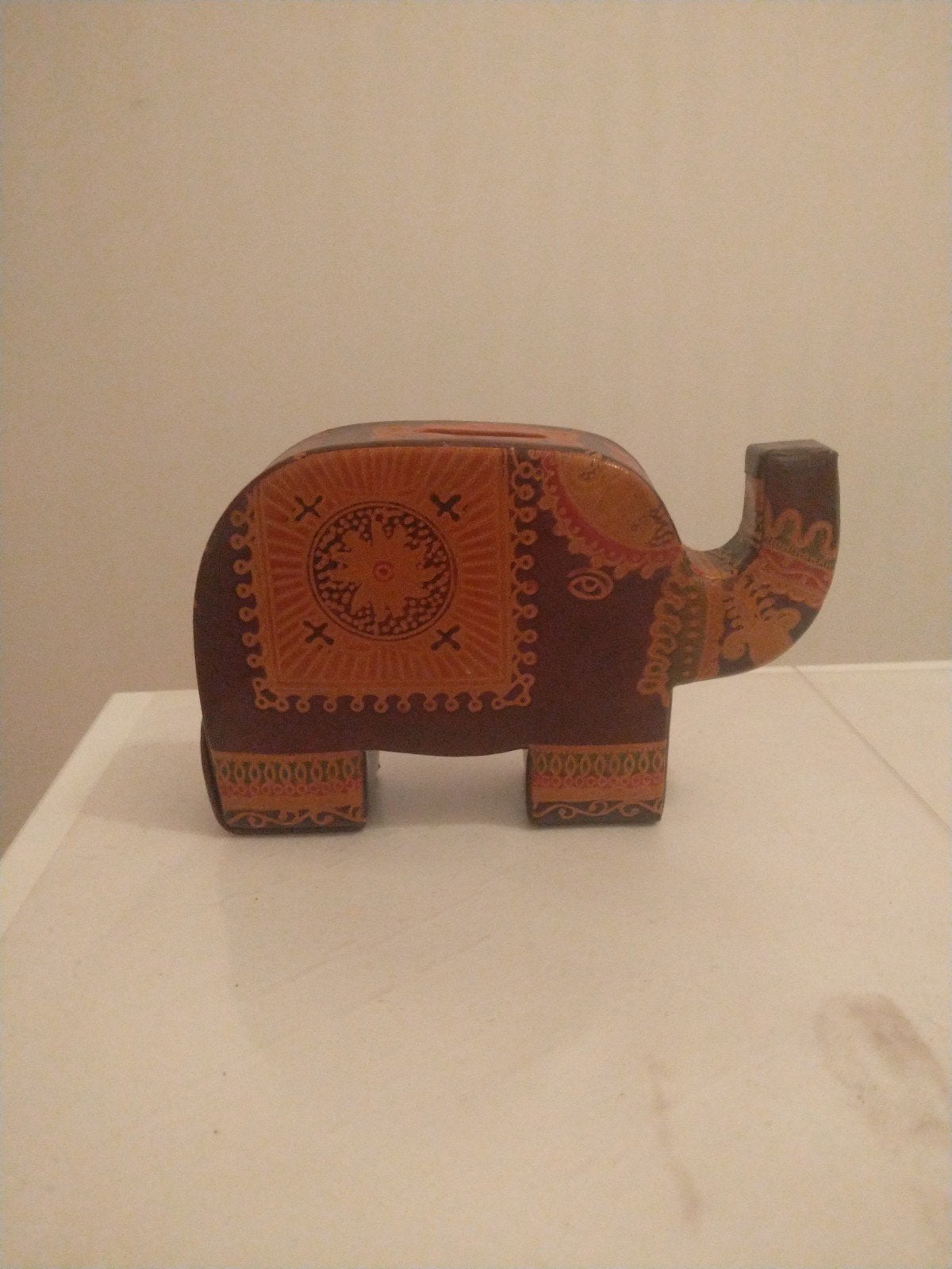 Indiaase spaarpot olifant leer - oranje en paarse versiering, Ophalen, Zo goed als nieuw, Overige materialen, Dier