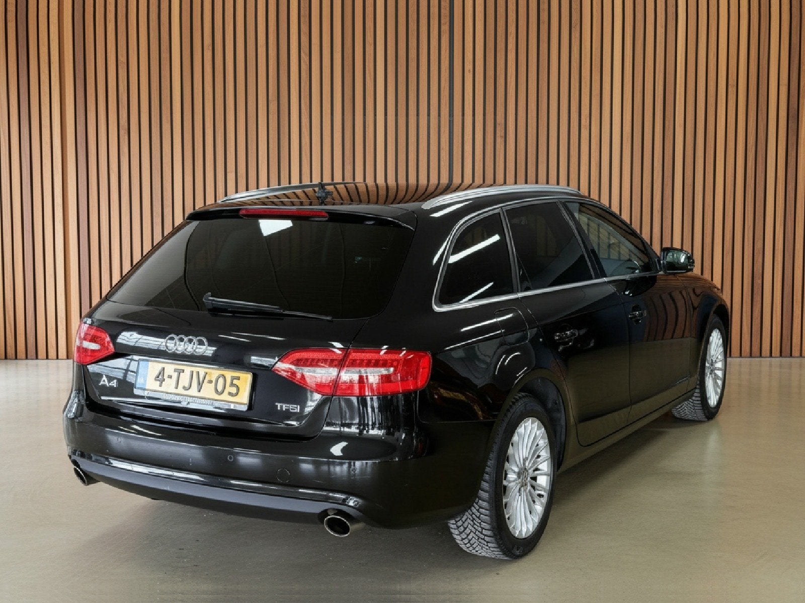 Audi A4 Avant 1.8 TFSI Business Edition | Navi | Airco, Voorwielaandrijving, Gebruikt, Euro 6, 4 cilinders
