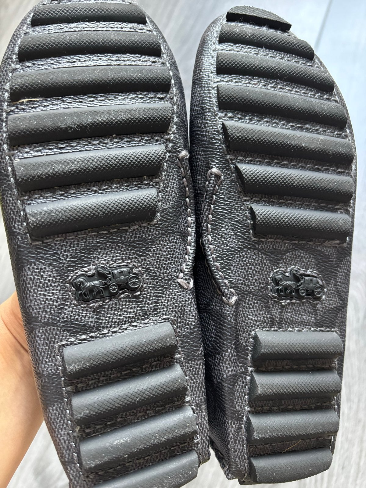 Coach instappers met kettingdetail, maat 36, Kleding | Dames, Ophalen of Verzenden, Zo goed als nieuw, Zwart, Instappers