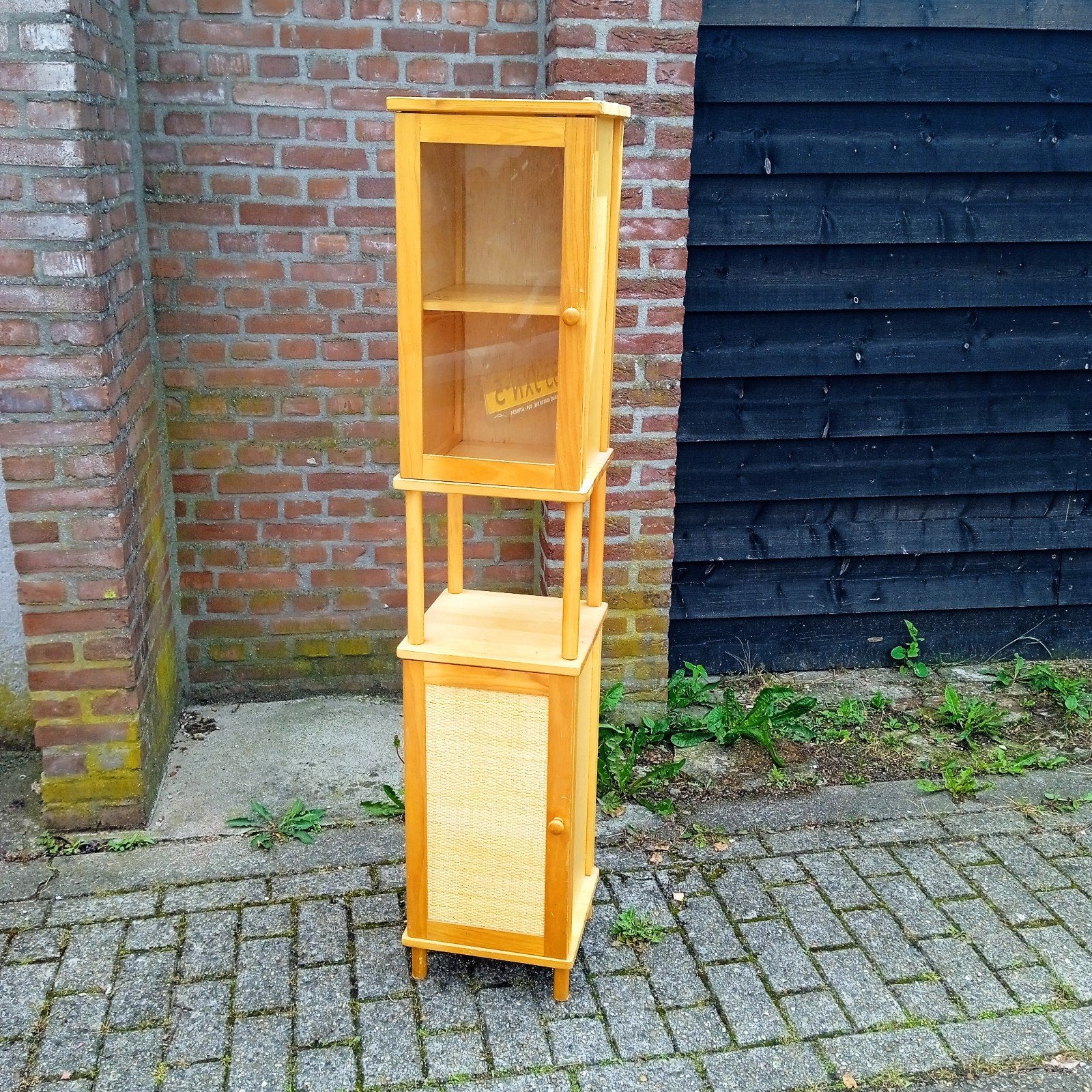Houten Kastje met Vitrine en Rotan Deur, Huis en Inrichting, Kasten | Vitrinekasten, Ophalen, Minder dan 50 cm, 100 tot 150 cm