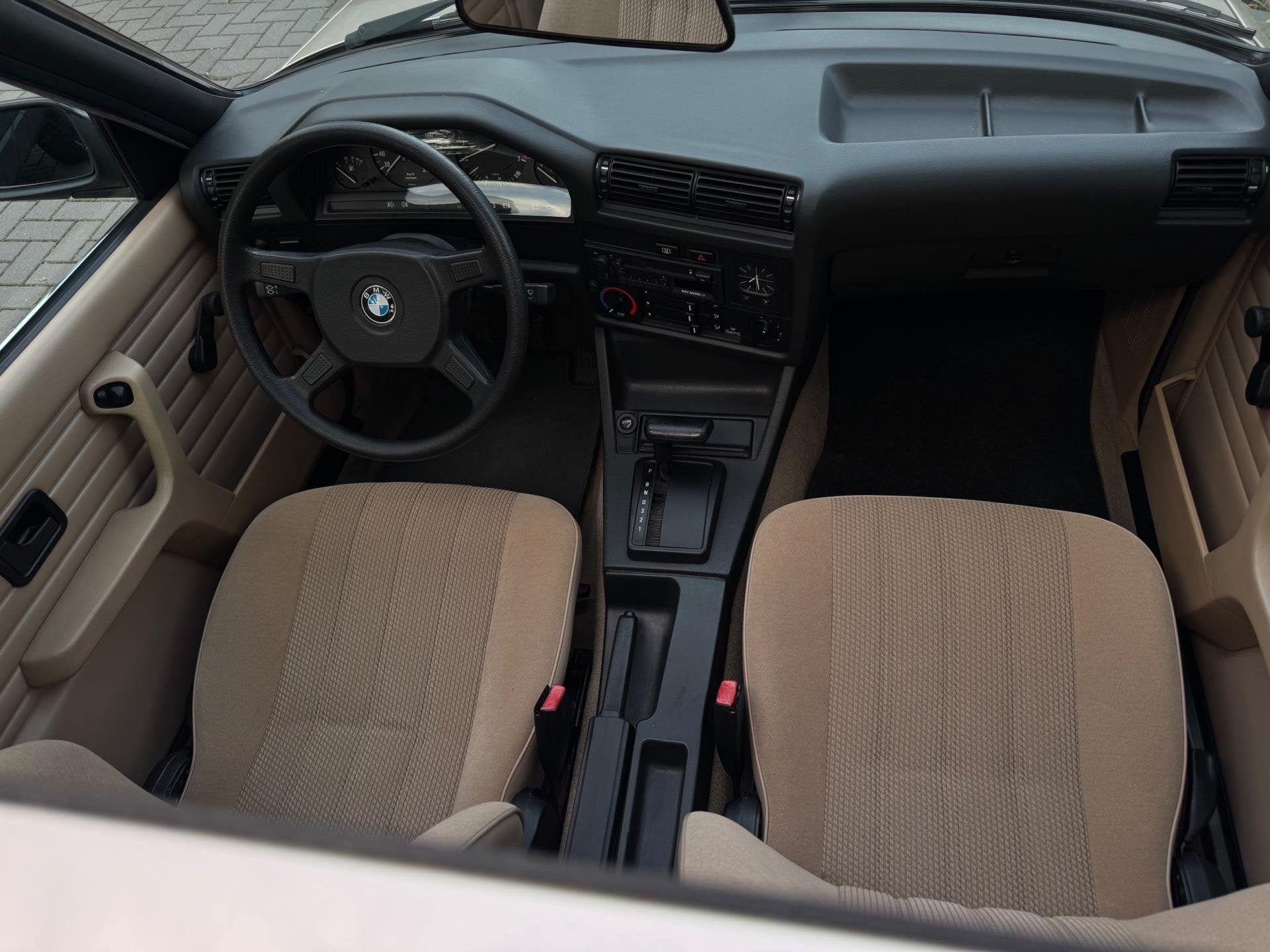 BMW 318I E30 Automaat/Youngtimer, foto 9