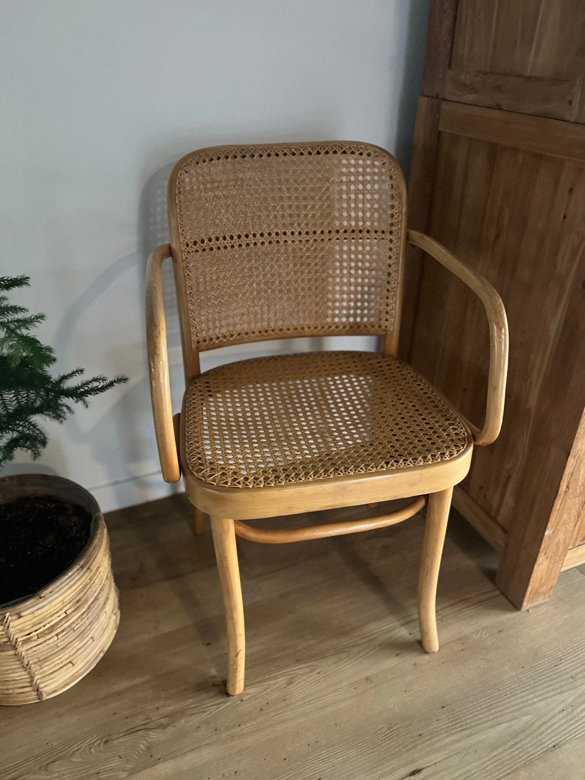 Vintage stoel, webbing zitting en rugleuning (stijl Thonet), Ophalen
