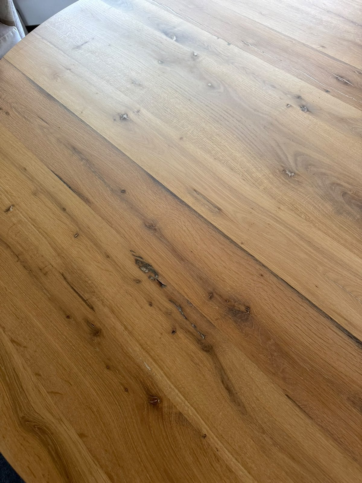 Foto 5 van Ronde eettafel met stalen poot - direct af te halen