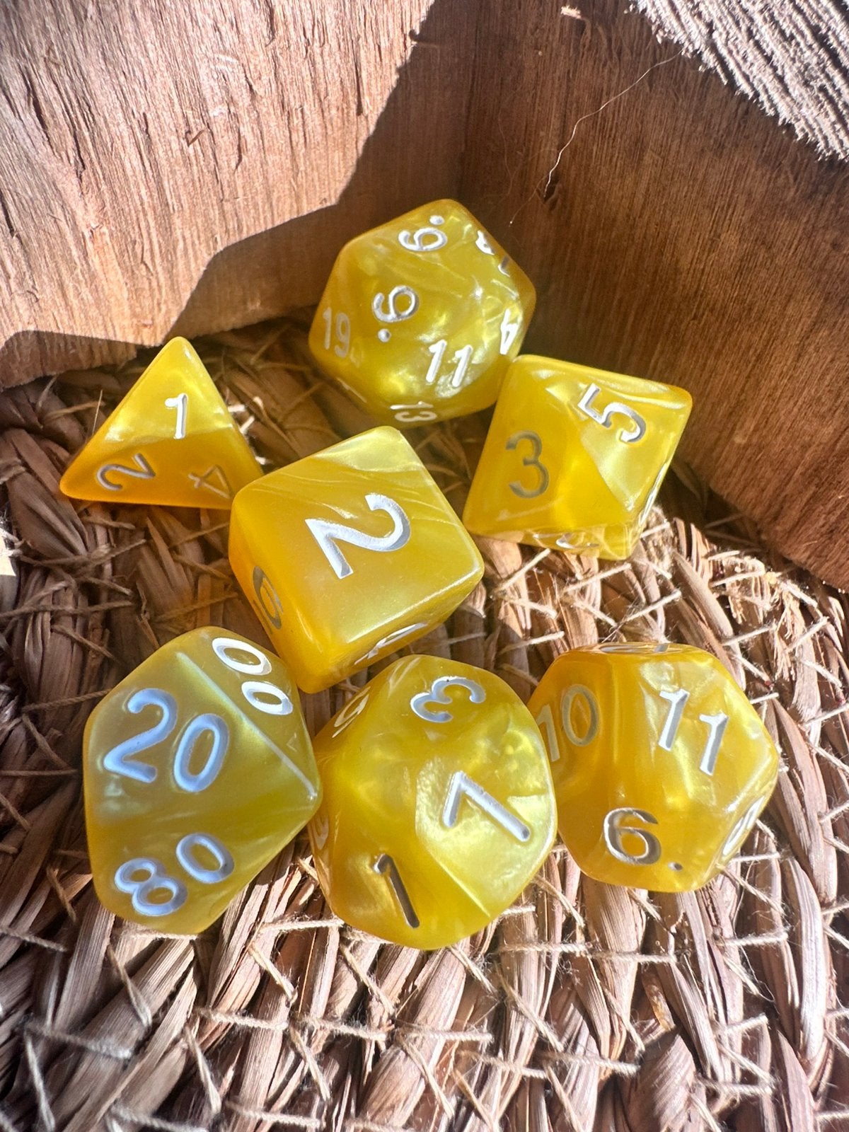 DND dice / metallic geel / dobbelstenen / Dungeons & Dragons, Ophalen of Verzenden, Nieuw, Overige soorten
