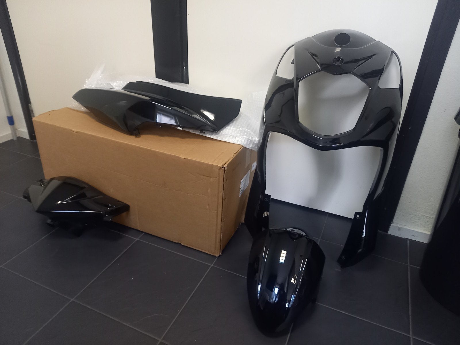Nieuw kappenset Sym Orbit 2, Overige merken, Www.scooterapeldoorn.nl, Vlijtseweg 17-2, 7317 AC. APELDOORN, Sym
