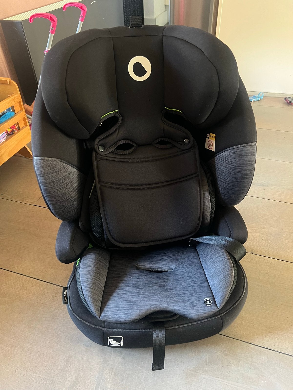 Lionelo Levi Autostoel 9-36 kg Zwart - Comfortabel & Veilig, Kinderen en Baby's, Autostoeltjes, Verstelbare rugleuning, 9 t/m 36 kg