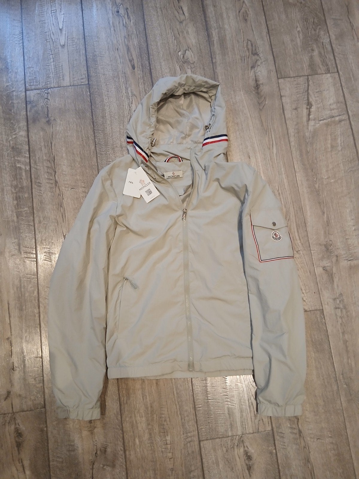 Moncler Zomerjas Nieuw Maat M Wit/Crème, Moncler, Maat 48/50 (M), Wit, Nieuw