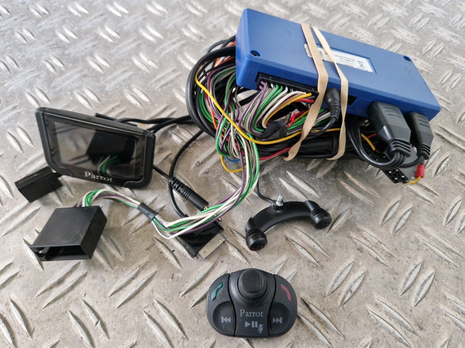 Parrot MKi9200 carkit compleet set pkug, Auto diversen, Ophalen of Verzenden, Gebruikt