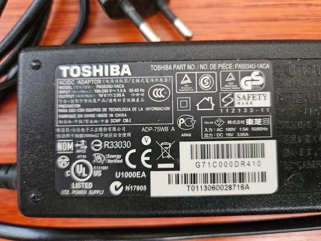 Toshiba Satellite Adapter, Ophalen of Verzenden, Zo goed als nieuw, Toshiba