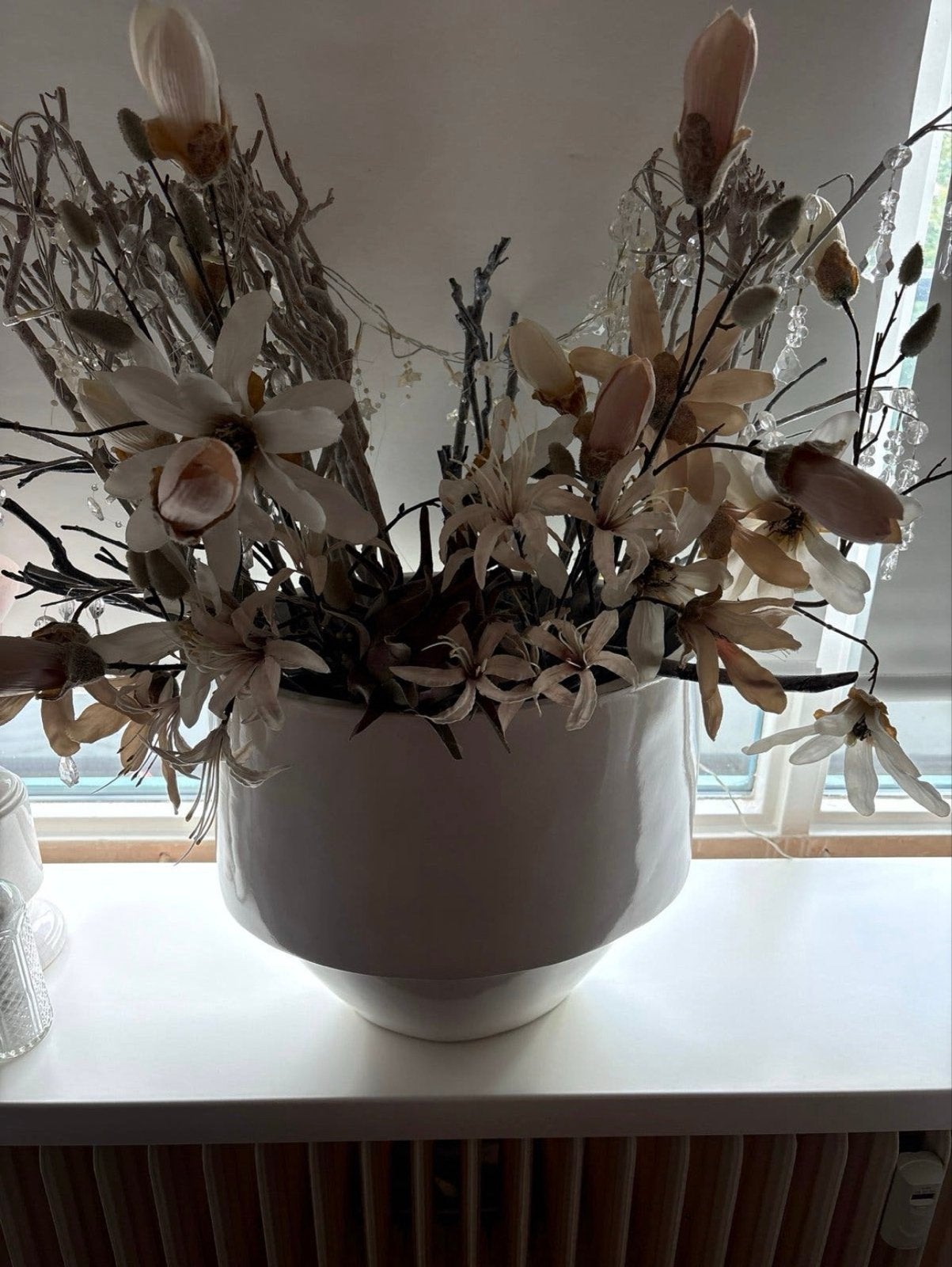 Decoratieve pot met kunstbloemen en takken - Neutrale tinten, Ophalen, Wit, Inclusief decoratie, Zo goed als nieuw