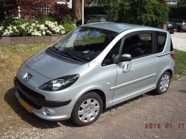 Peugeot 1007 1.6 16V 2009 Grijs, Voorwielaandrijving, Stof, 1090 kg, Overige kleuren