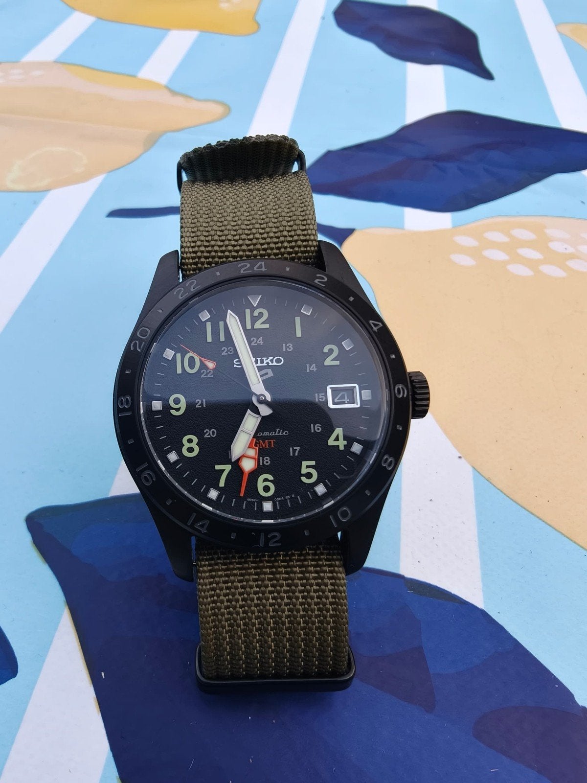 Seiko 5 Sports GMT Horloge - Zo goed als nieuw, Sieraden, Tassen en Uiterlijk, Ophalen of Verzenden