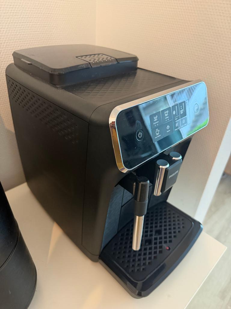 Philips 2200 serie volautomatische espressomachine, Witgoed en Apparatuur, Koffiezetapparaten, Afneembaar waterreservoir, Espresso apparaat