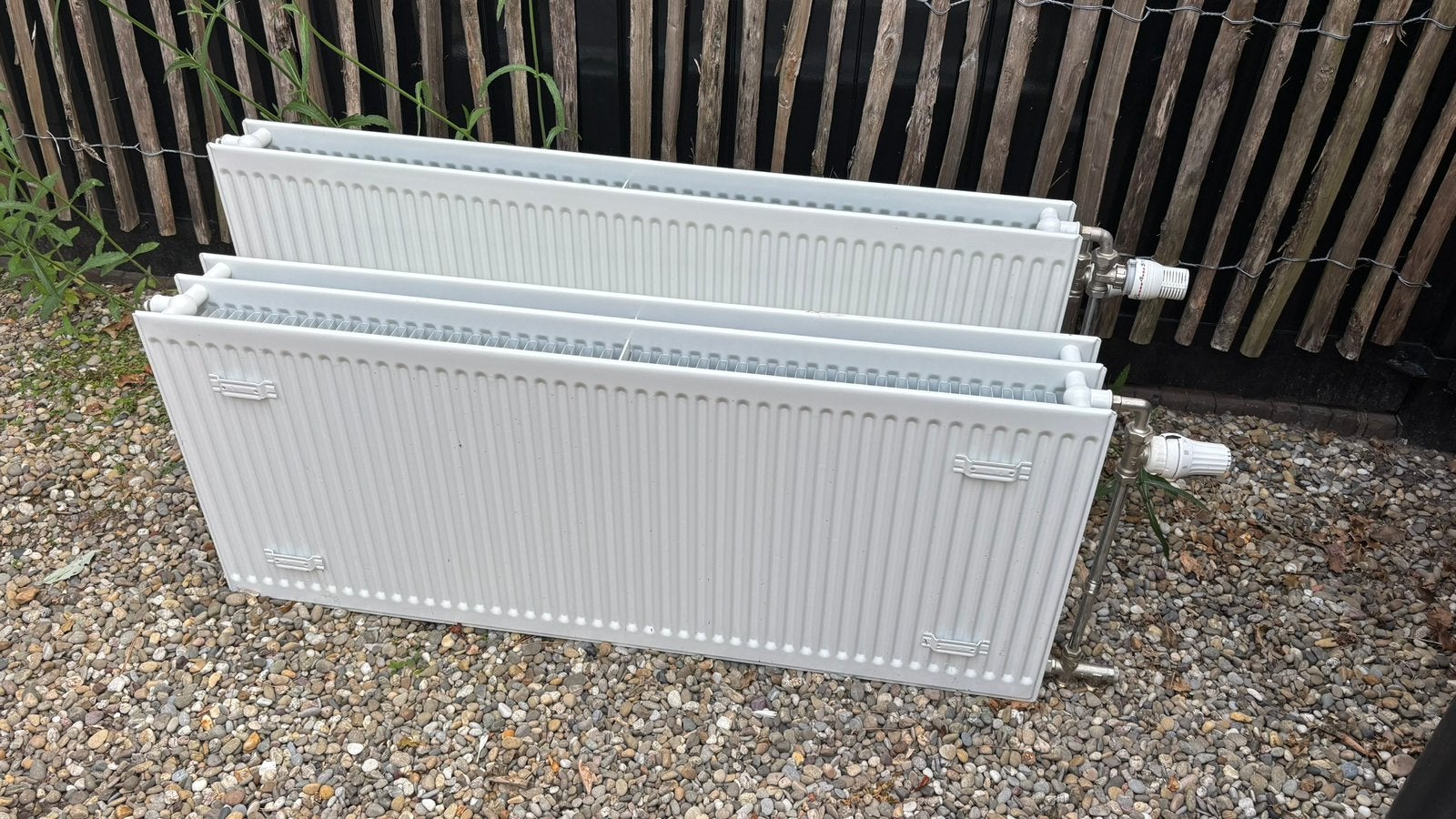 3 radiatoren met thermostaatkranen, Ophalen, 30 tot 80 cm, Radiator, Zo goed als nieuw