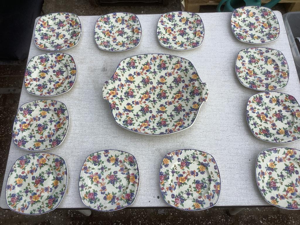 Gebaksschaal met schotels, 13 delig, zeer oud. Gebakstel, Huis en Inrichting, Keuken | Servies, Ophalen, Keramiek, Zo goed als nieuw
