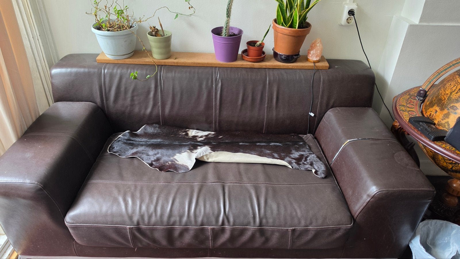 Bruine leren tweezitsbank oud Ikea model, Huis en Inrichting, Banken | Bankstellen, Ophalen, Gebruikt, 150 tot 200 cm, Tweepersoons