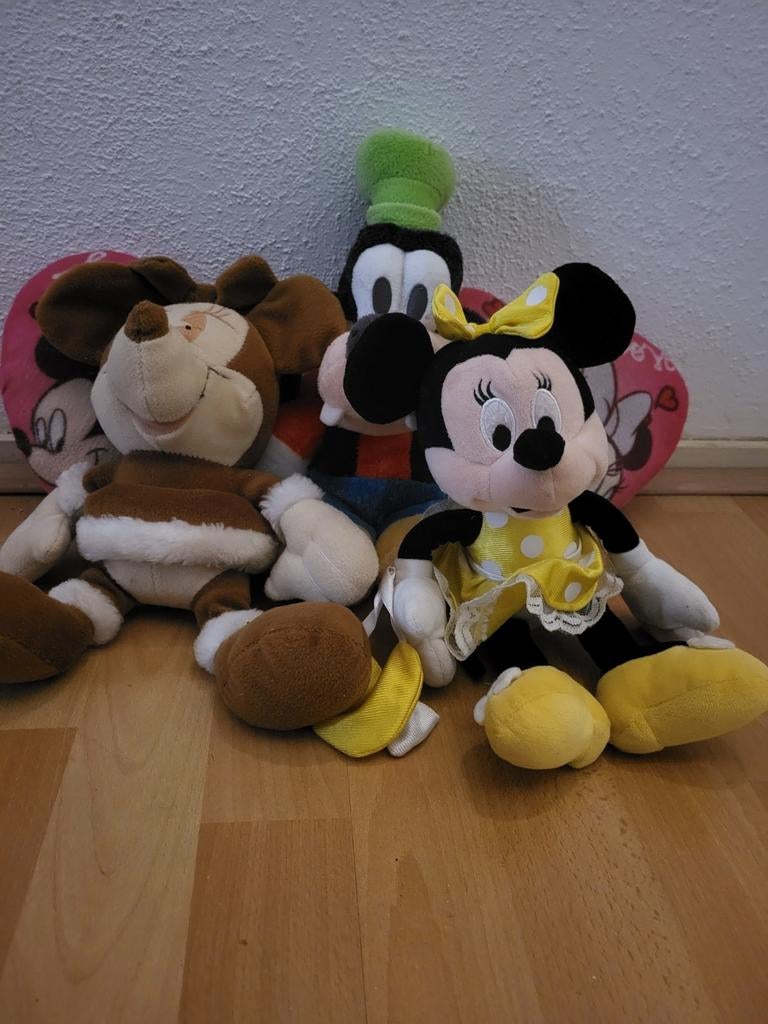 Disney knuffels: Minnie Mouse, Goofy en Pluto, Disney, Geel, Middelgroot (20 tot 80 cm), Met kleding of accessoire