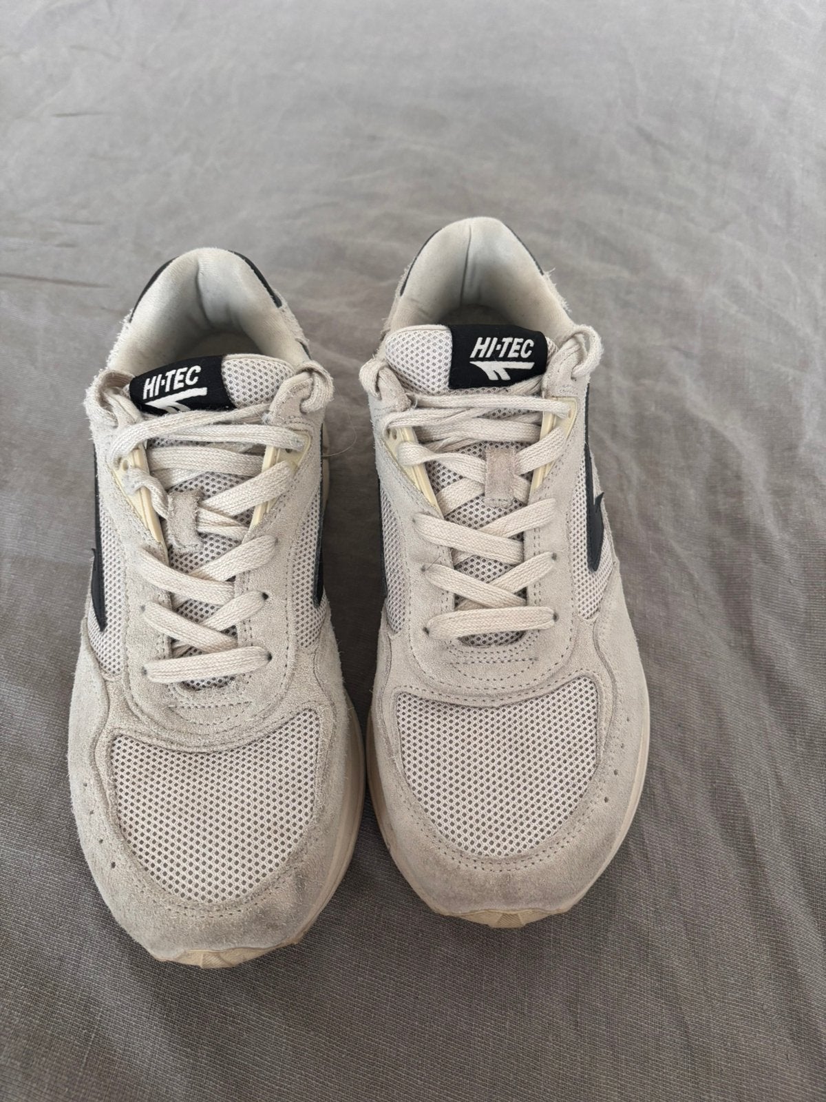 Mooie HI-TEC HTS74 dames of heren sneaker maat 42, Kleding | Heren, Schoenen, Overige kleuren, Ophalen of Verzenden, Sneakers of Gympen