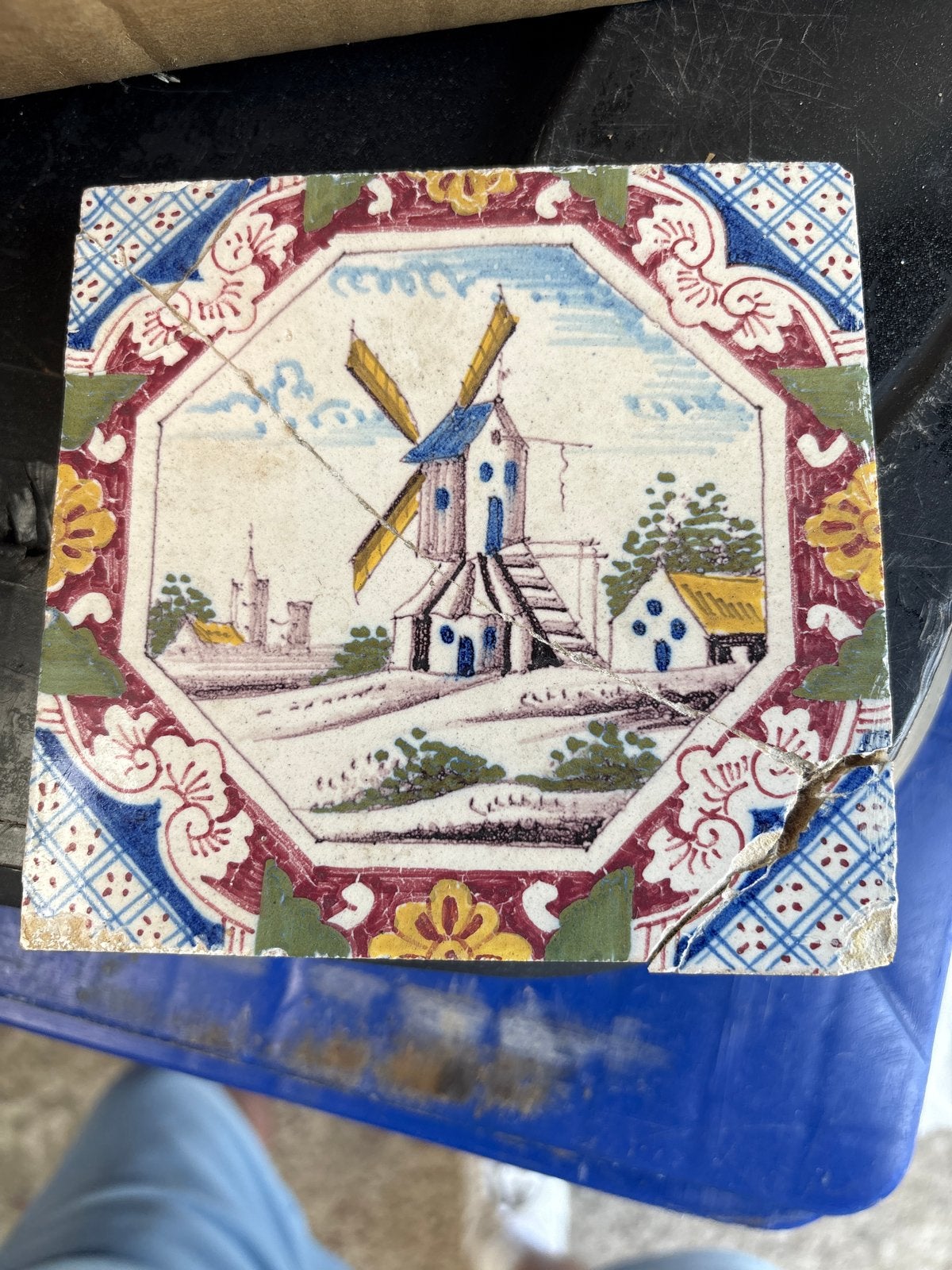 Antieke Delfts Blauwe Tegel met Molenlandschap, Antiek en Kunst, Antiek | Wandborden en Tegels, Ophalen of Verzenden