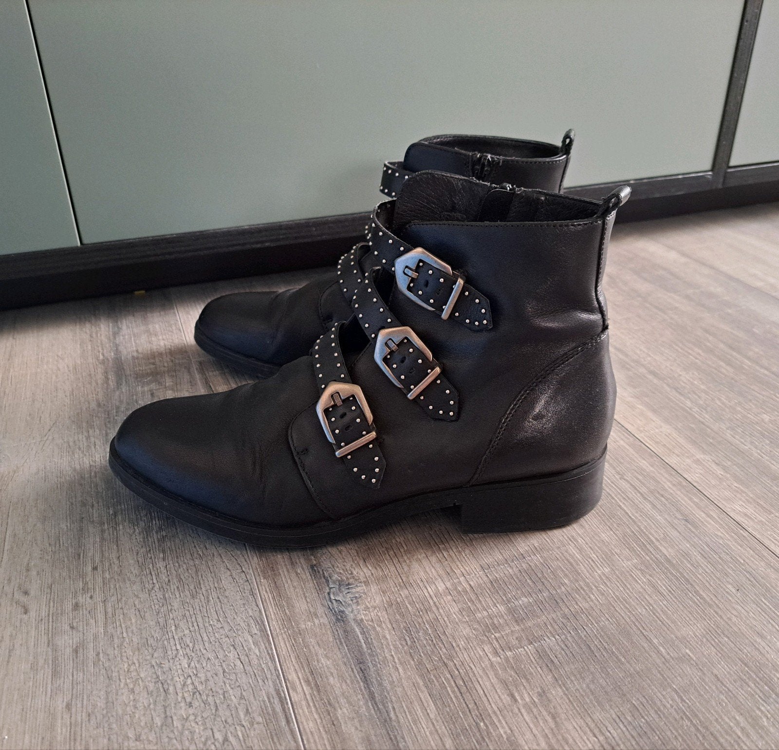 Zwarte leren buckle boots/ enkellaars maat 40, Kleding | Dames, Schoenen, Zwart, Lage of Enkellaarzen, Ophalen of Verzenden, Manfield