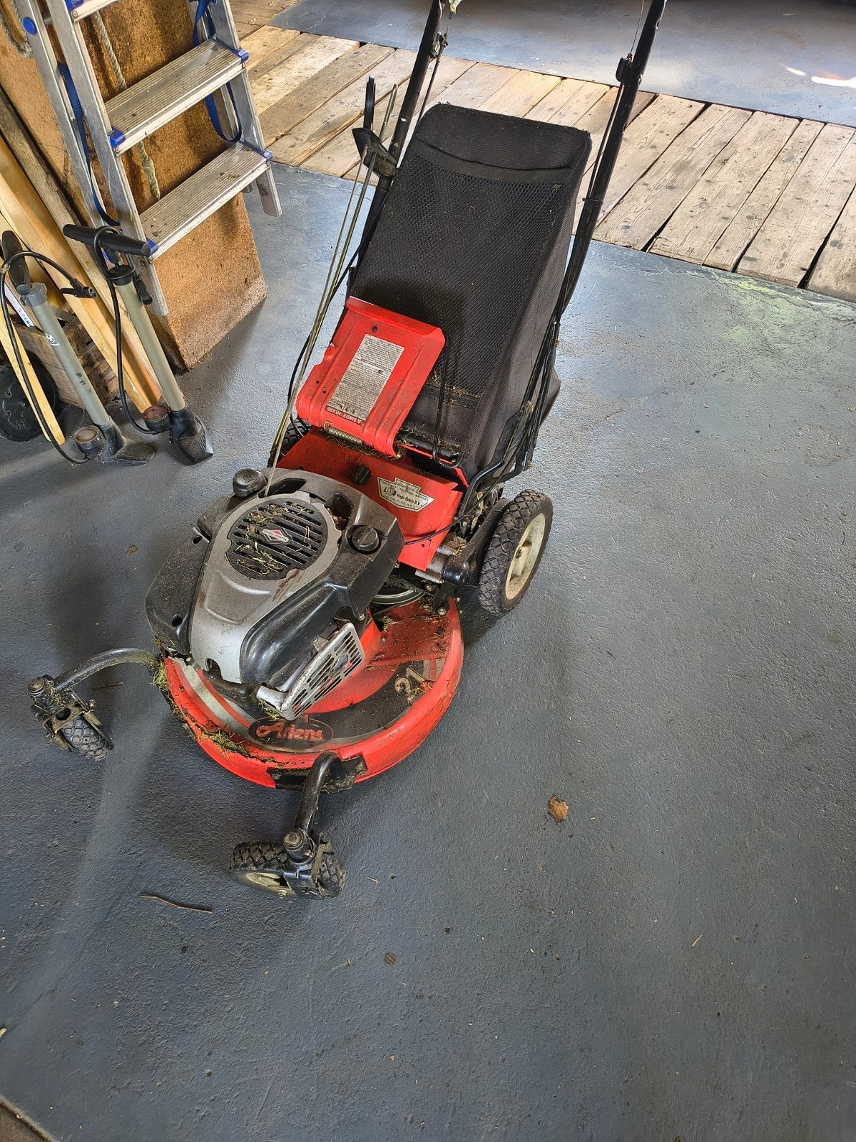 Ariens Benzine Grasmaaier met Opvangzak, Ophalen, Cirkelmaaier, Gebruikt, 50 cm of meer