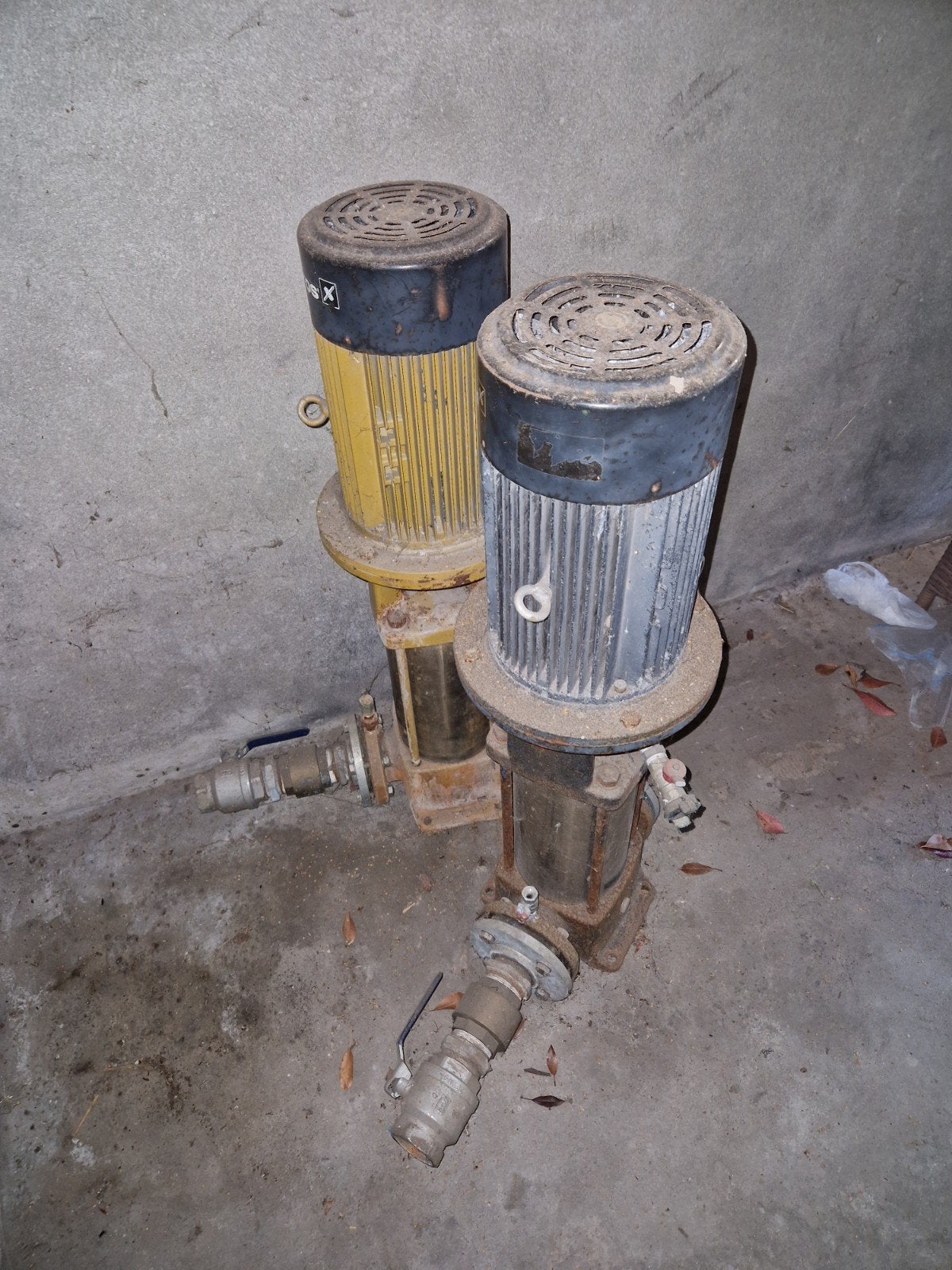 Pompen Grundfos 2X 5KW, Ophalen, Interieur en Design