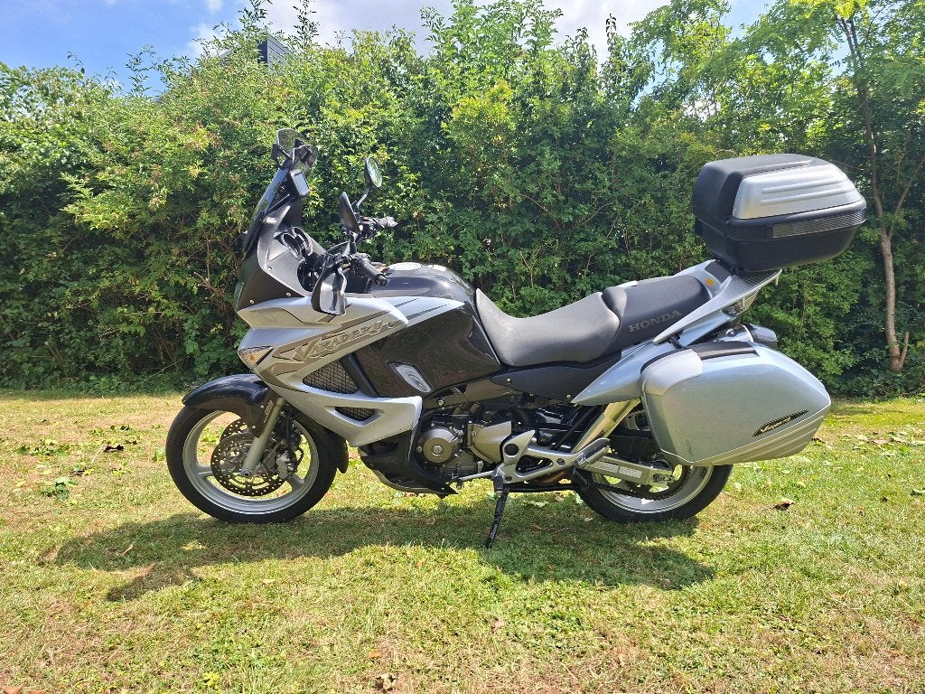Honda Varadero XL1000 VA9 ABS - Toermotor met koffers, Motoren, 2 cilinders, Gebruikt, Particulier, Meer dan 35 kW