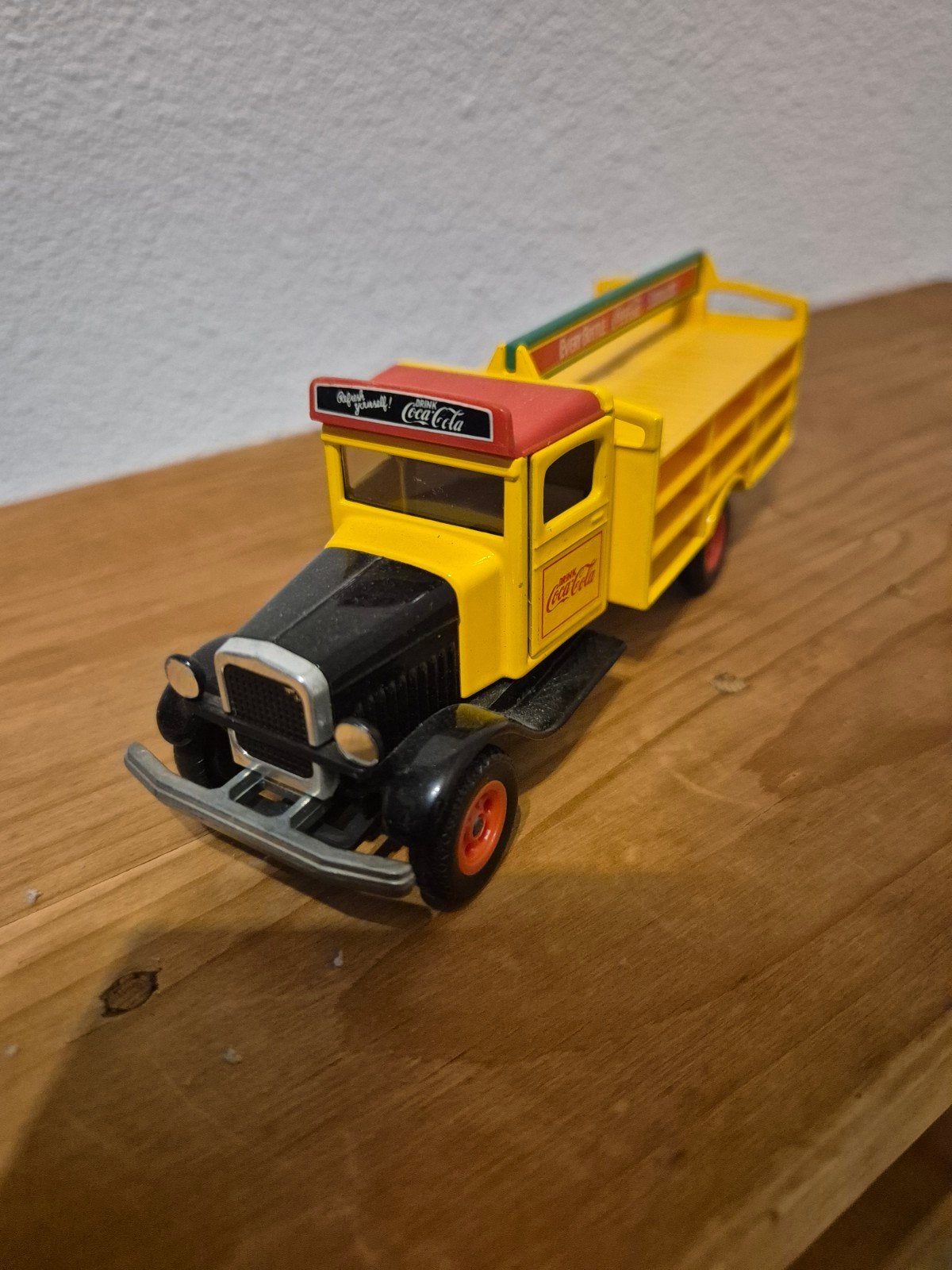 Coca Cola vintage transporter White. 1:36 Siku, Ophalen of Verzenden, Zo goed als nieuw, 1:32 tot 1:50, Truck