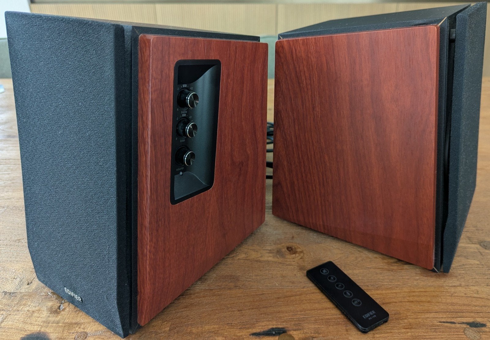 Edifier R1700BT PC Speakers Hout - Bluetooth 2.0, Ophalen of Verzenden, Zo goed als nieuw, Audiokanaal 2, Edifier