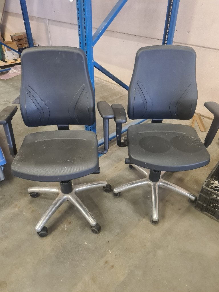 magazijn bureau stoelen