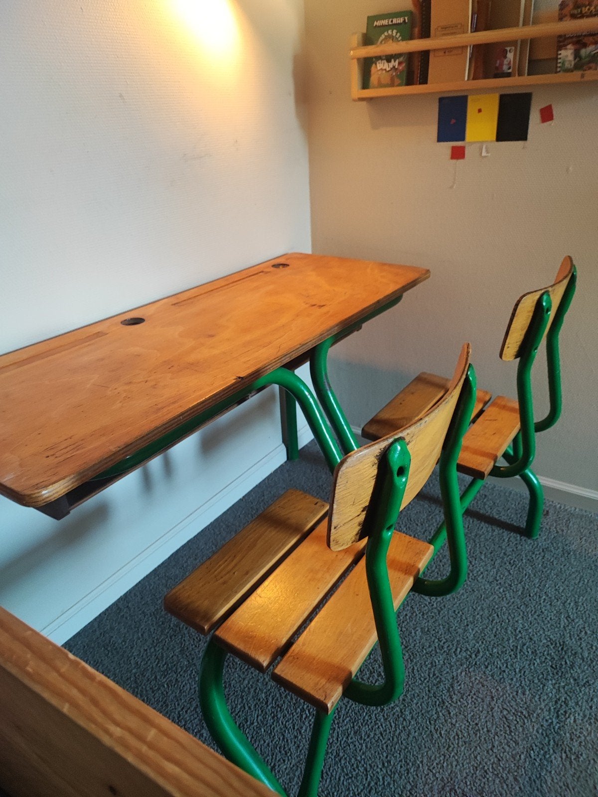 Vintage schoolbankje met twee stoeltjes, Ophalen