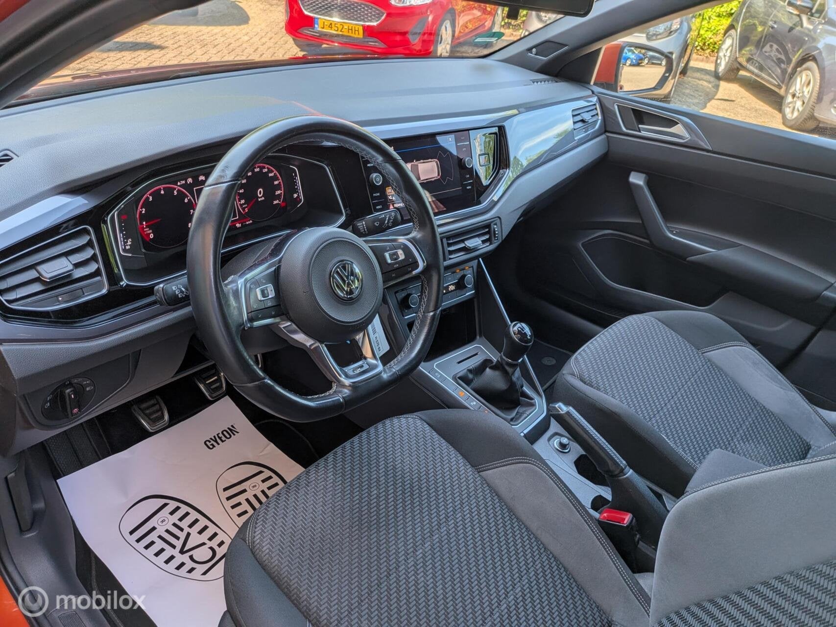 Volkswagen Polo 1.0 TSI Highline Business 2x R-Line LED ETC, Auto's, Volkswagen, Voorwielaandrijving, Euro 6, 1055 kg, 49 €/maand