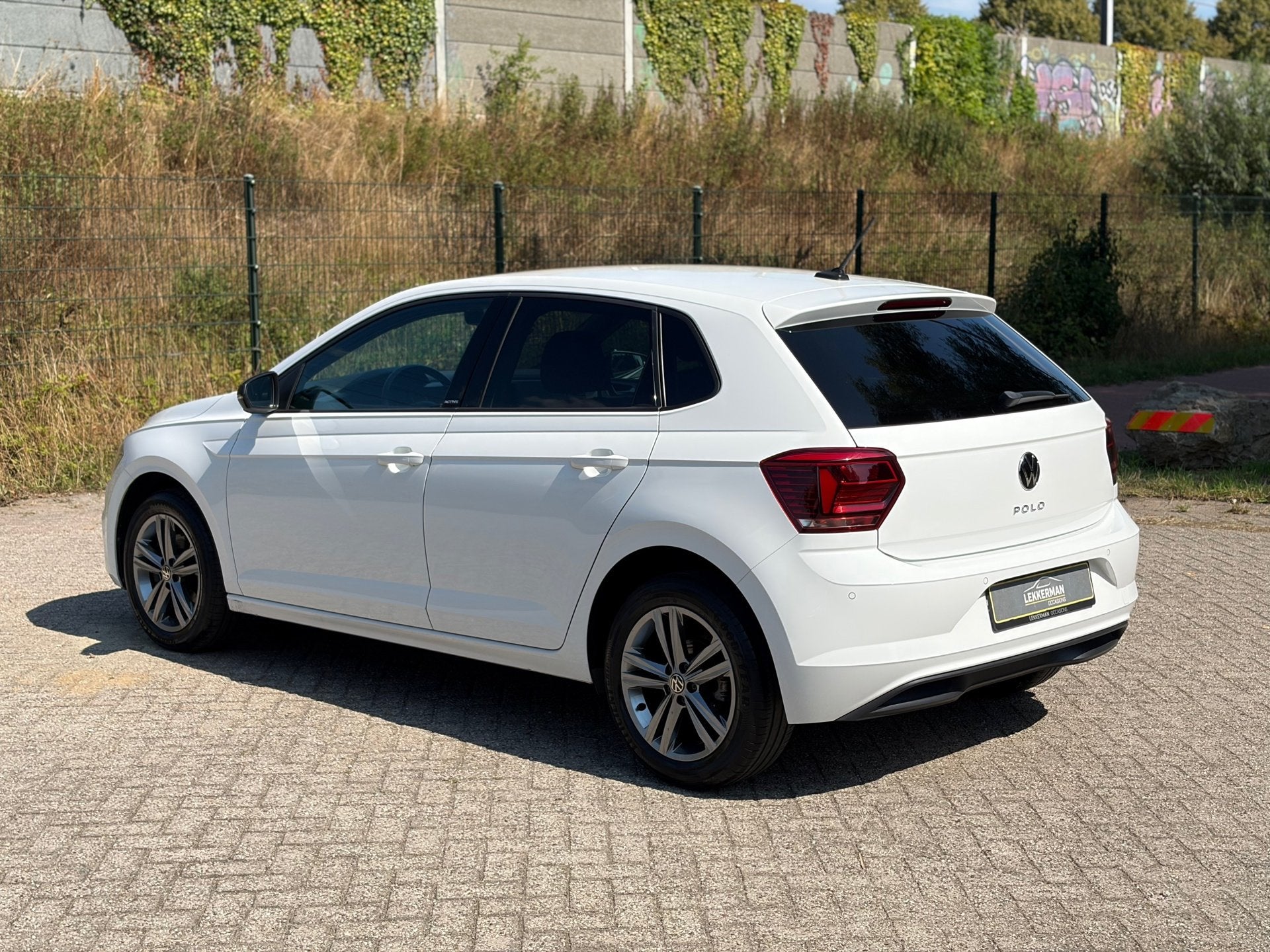 Volkswagen Polo 1.0 TSI R-Line CARPLAY I CAMERA I 6BAK I 110, Auto's, Volkswagen, Voorwielaandrijving, Gebruikt, 1073 kg, Origineel Nederlands