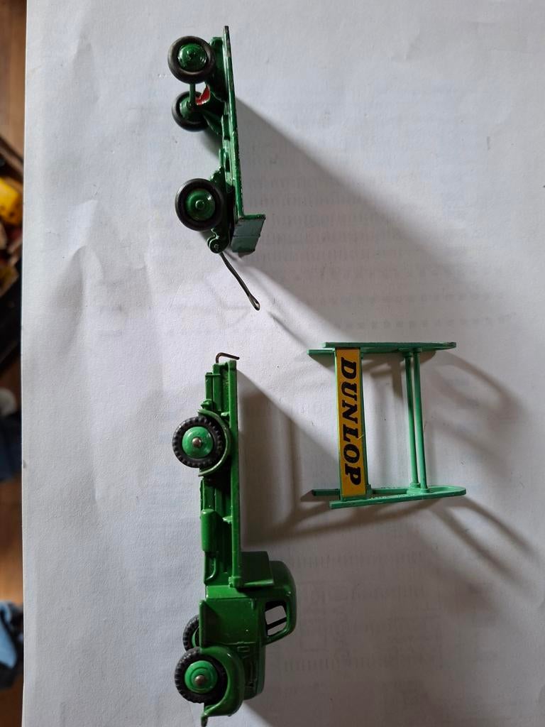 Dinky Toys Fordson Thames Flat Truck No.422 met aanhanger, Ophalen of Verzenden