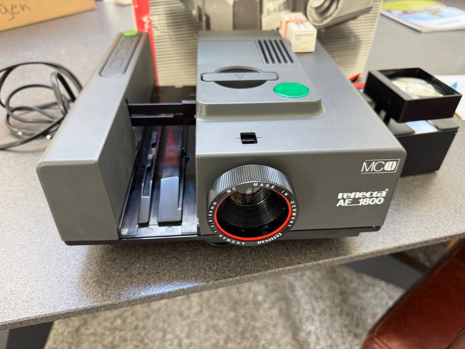 Reflecta 1800 AF Diaprojector met Diakijker/Sorteerder, Audio, Tv en Foto, Diaprojectors, Ophalen of Verzenden, Gebruikt