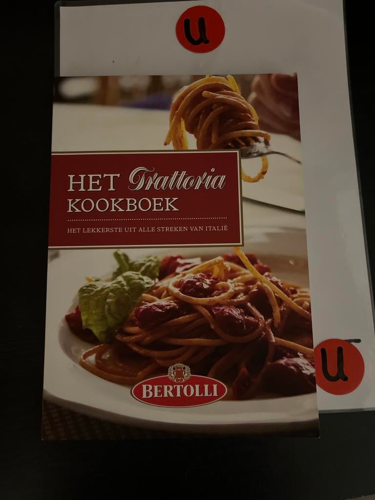 Het Trattoria Kookboek - Bertolli, Ophalen of Verzenden, Zo goed als nieuw, Italië, Hoofdgerechten