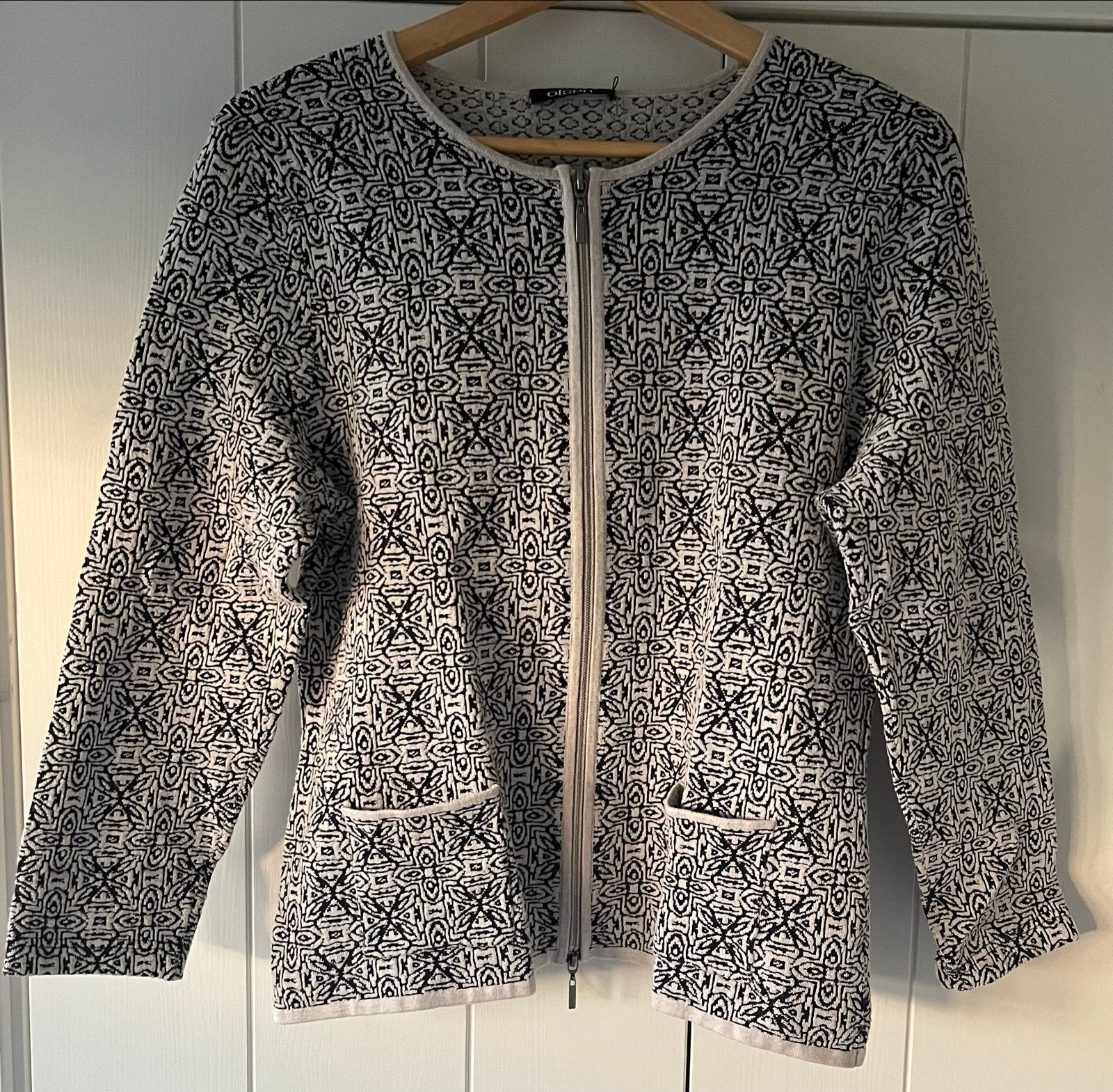 Olsen vest met rits en patroon, maat L, Ophalen of Verzenden, Zo goed als nieuw, Maat 42/44 (L), Meerkleurig
