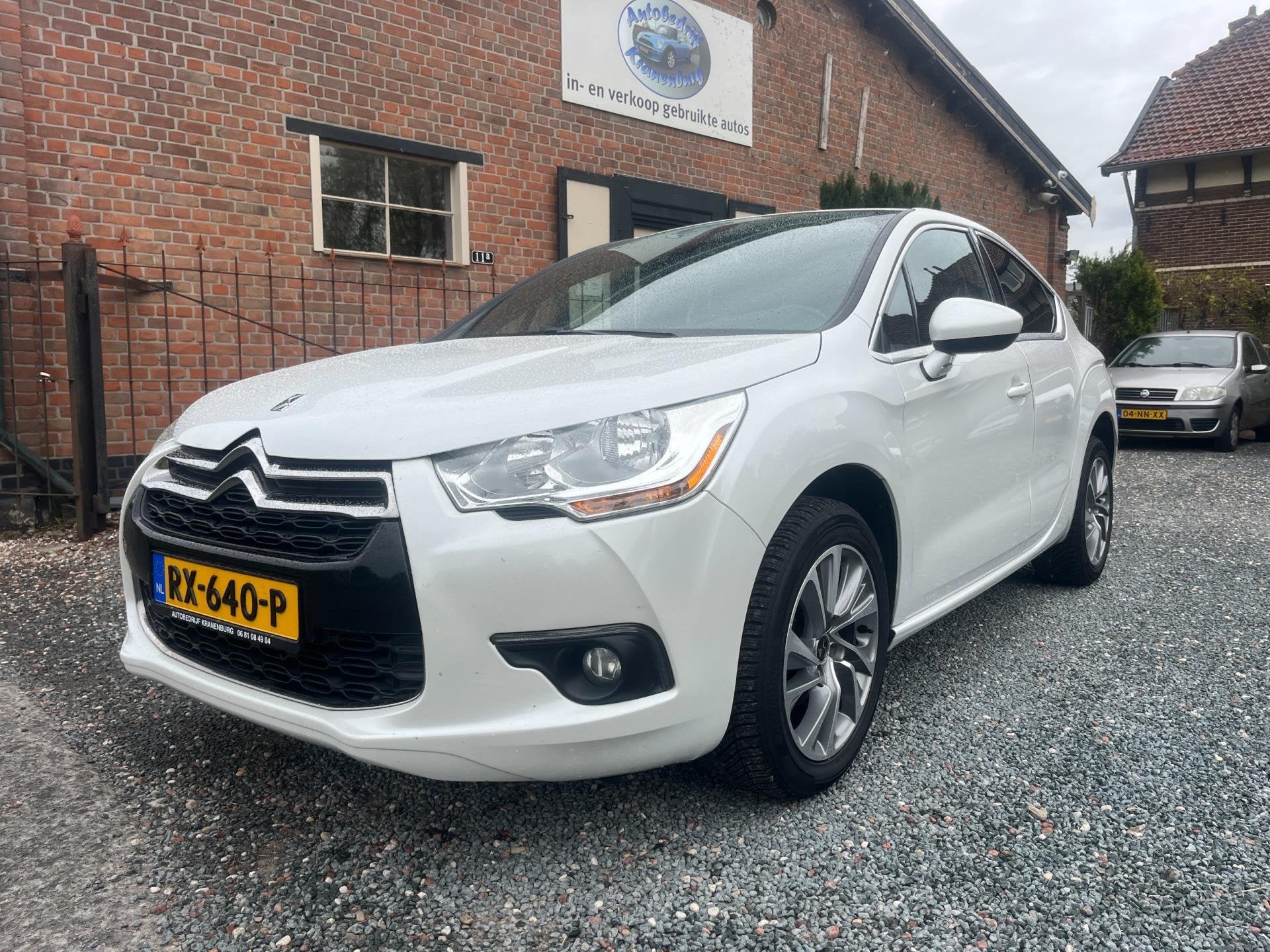 DS 4 1.2 PureTech Chic ( Climate controle + Navigatie + Trek, Auto's, DS, Stof, Gebruikt, 1199 cc, Wit