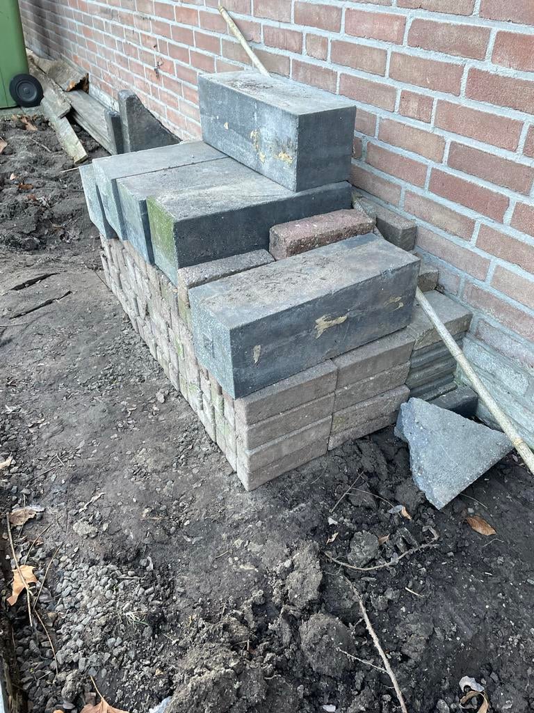 Stenen, alles meenemen, gratis, Tuin en Terras, Ophalen, Gebruikt, Klinkers, Minder dan 5 m²