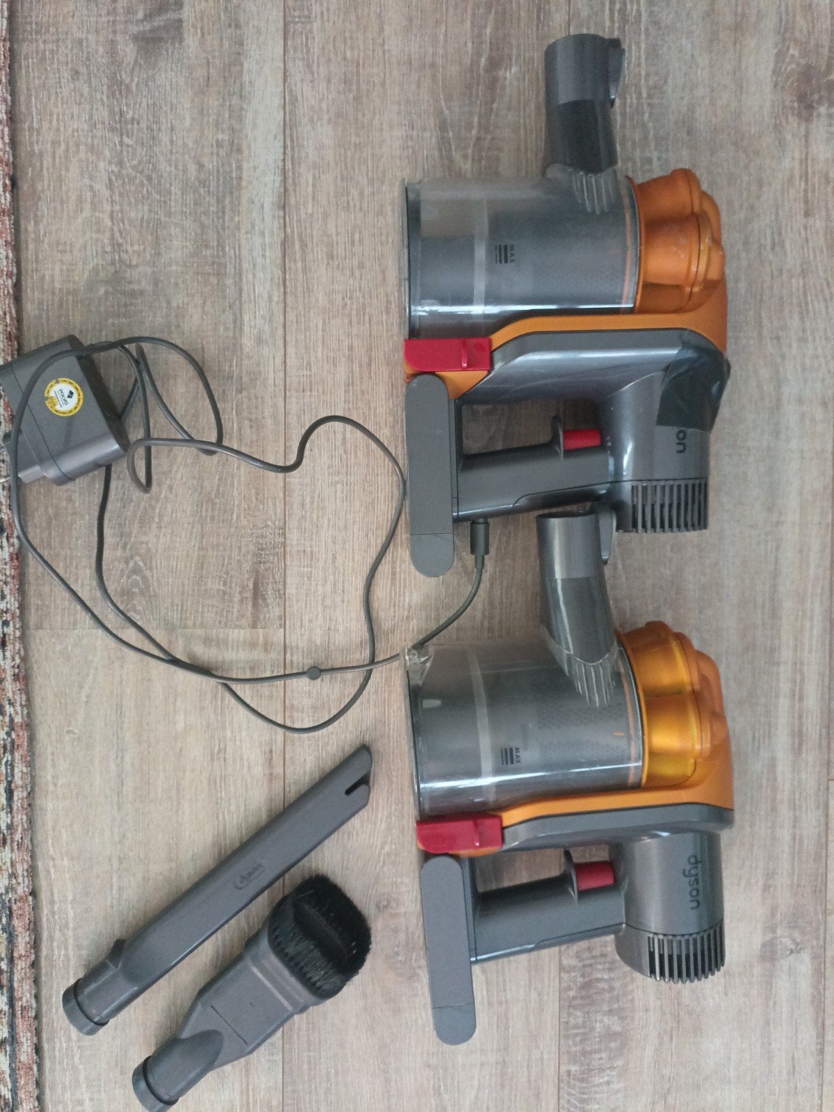 Dyson DC43H kruimeldief - 2 stuks (defect), Ophalen, Inclusief accessoires, Kruimeldief, Dyson