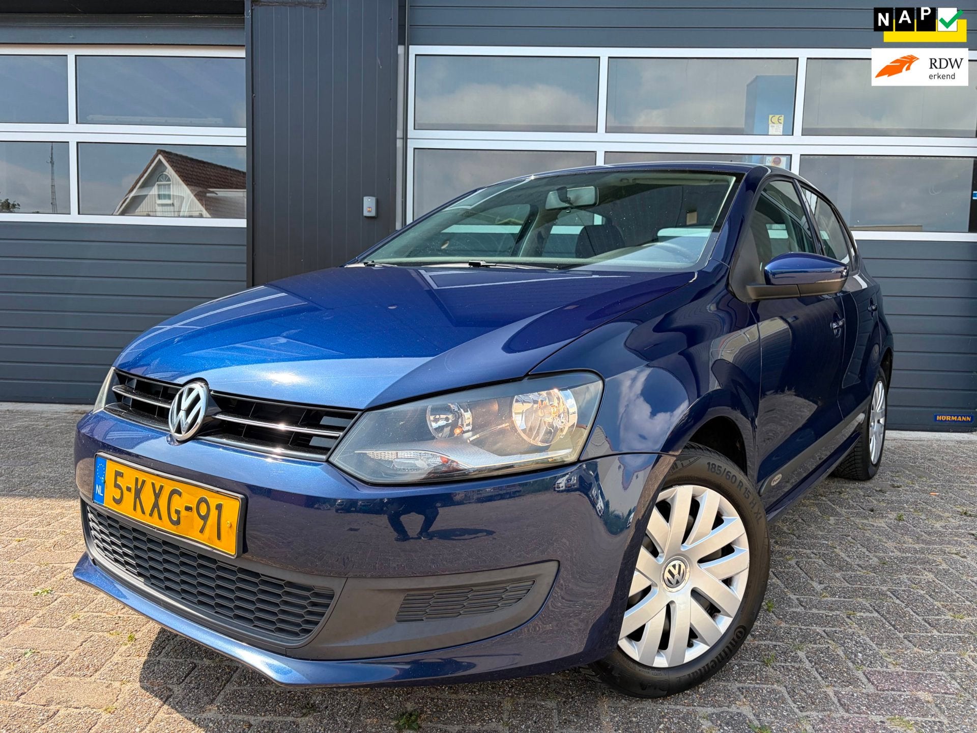 Volkswagen Polo 1.2 TSI|Airco|Cruise control|APK 2027, Auto's, Voorwielaandrijving, Euro 5, Stof, Zwart