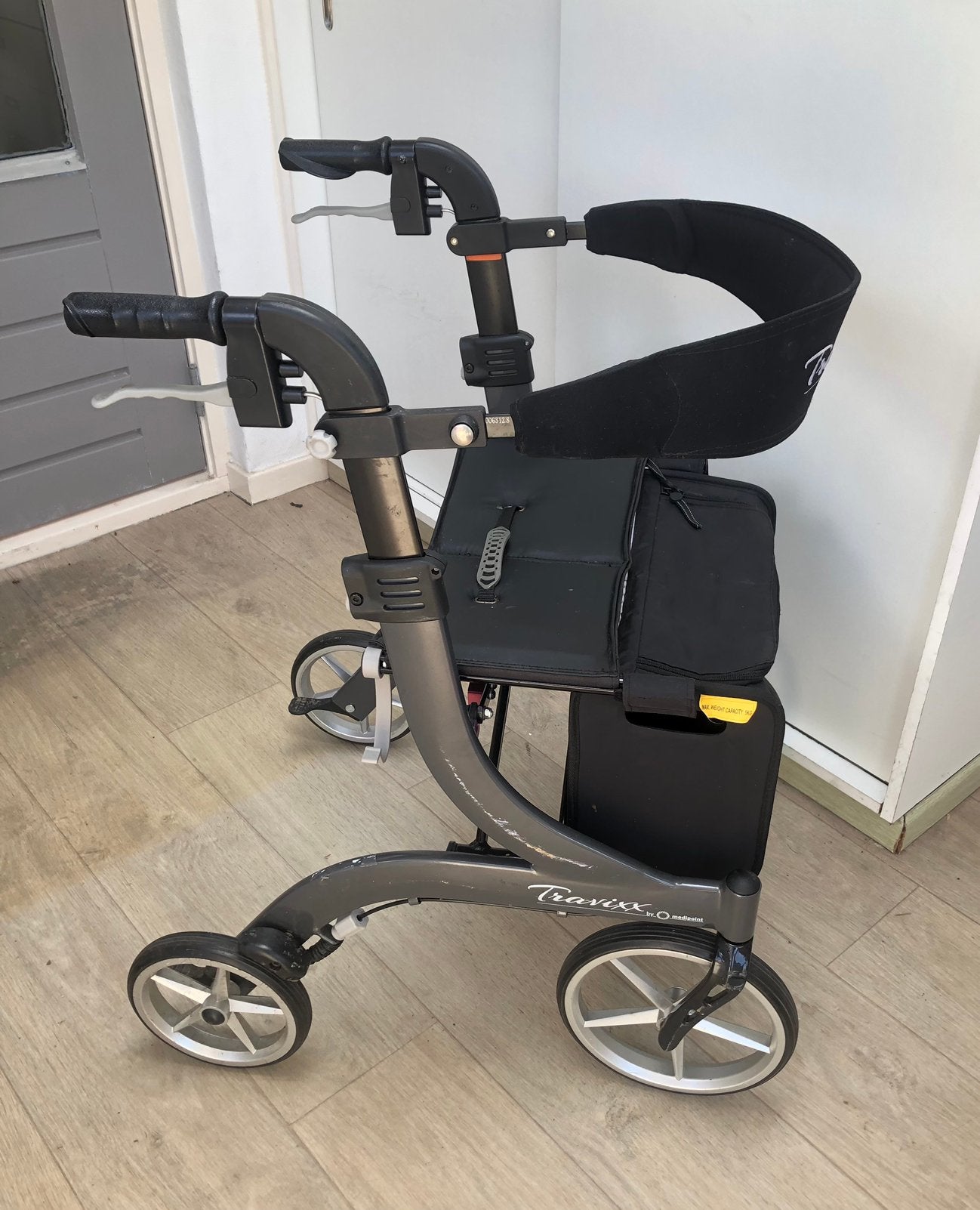 Lichtgewicht Rollator Travixx, Diversen, Rollators, Ophalen, Lichtgewicht, Gebruikt